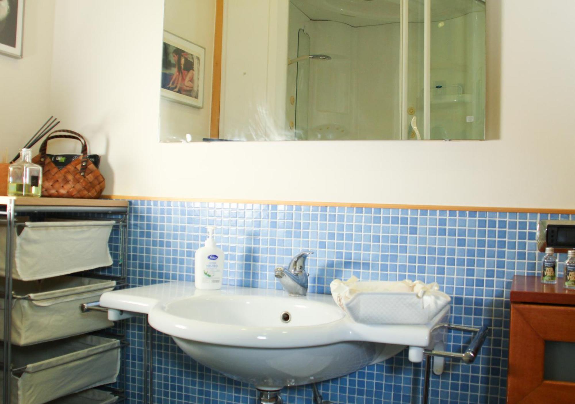Apartament Metro Amedeo - Stanza Privata Con Vasca Idromassaggio Neapol Zewnętrze zdjęcie